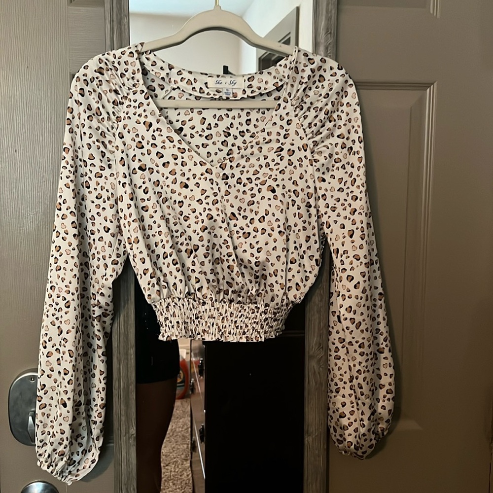 cropped cheetah print long sleeve blouse